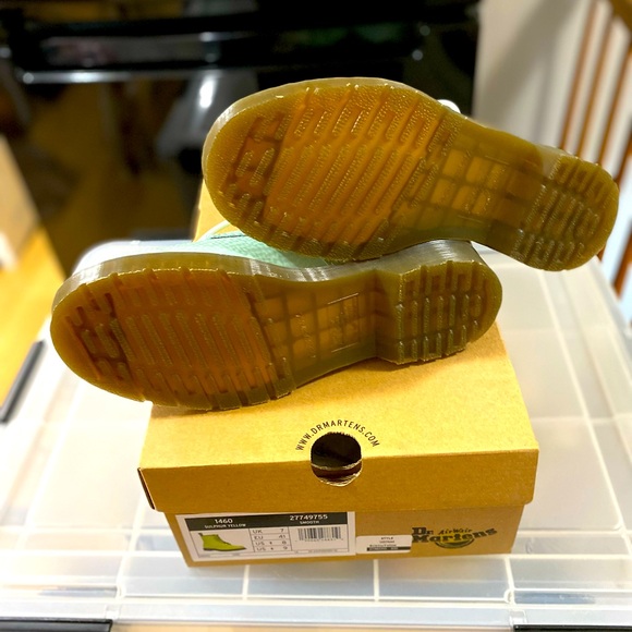 RARE MINT Dr Martens 8-eye Boots - Picture 4 of 5